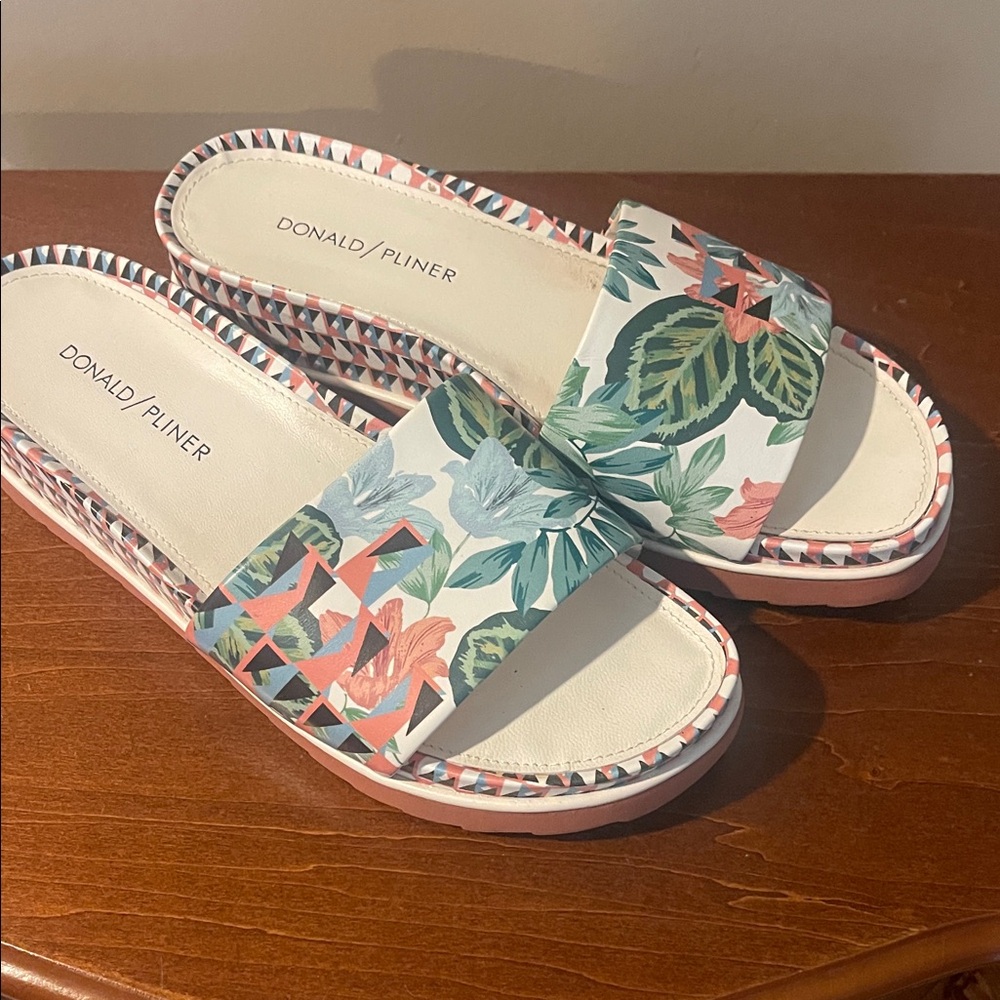 Donald J. Pliner Women's Tropical Print Slide Sandals - Pink and Green